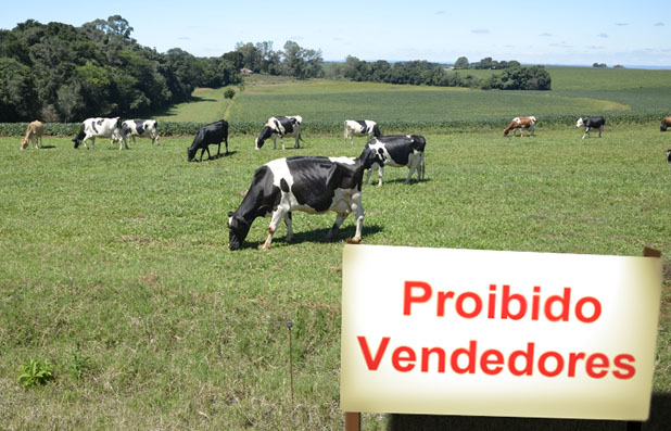 placa de proibido vendedor